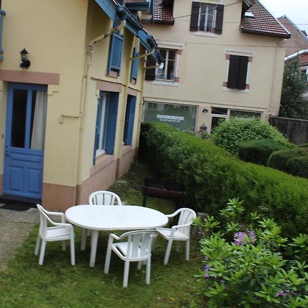 Вилла La Maison Jaune Et Bleue Жерарме Экстерьер фото