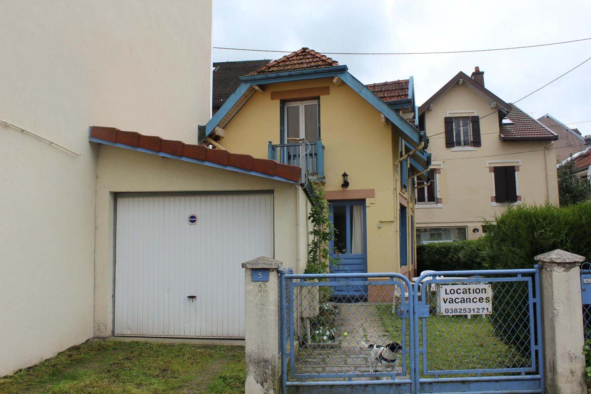 Вилла La Maison Jaune Et Bleue Жерарме Экстерьер фото